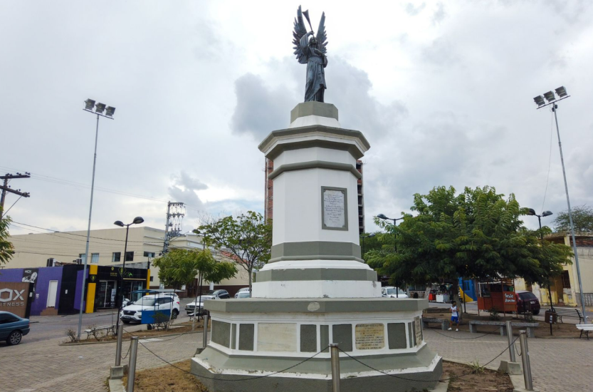 ANUNCIE OUTDOOR EM VITÓRIA DE SANTO ANTÃO