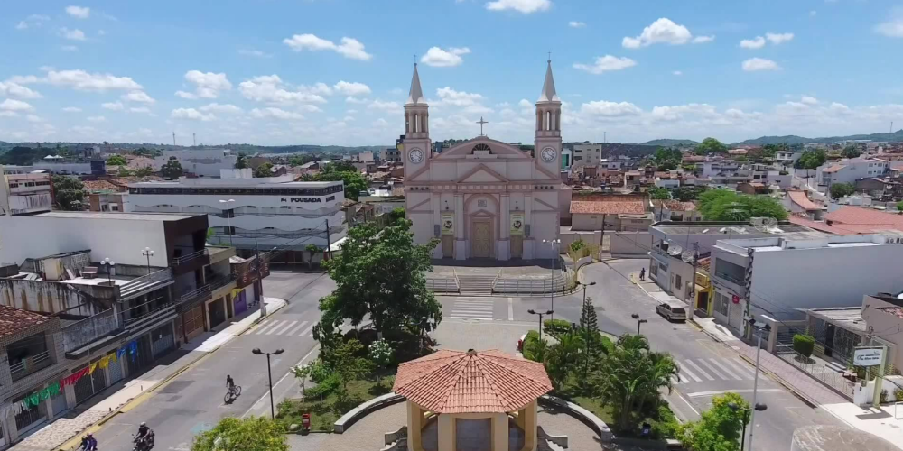 APROVEITE A TEMPORADA DO FINAL DO ANO PARA ANUNCIAR PAINEL DE LED EM VITÓRIA DE SANTO ANTÃO